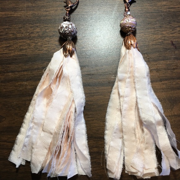 Silk blush tassel purse charm pendant copper mosaic bead NWT Artisan - Picture 3 of 7